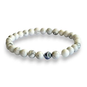 Howlite beaded bracelet, white and grey veined 6mm beads on a stretch cord, 7.5 inch, view 2
