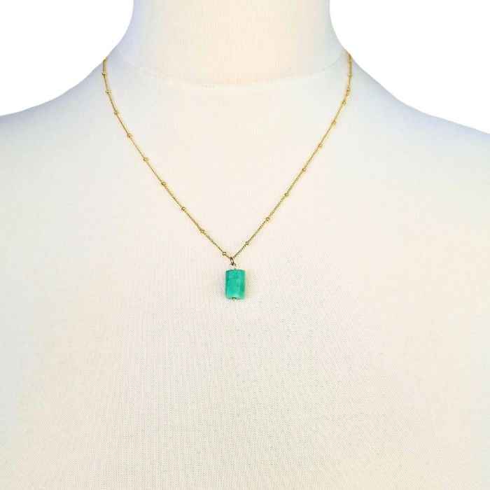 Chrysoprase pendant necklace, natural stone, view 2