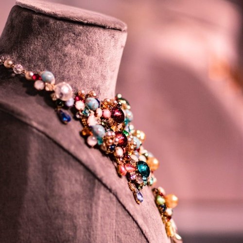 Exploring the Beauty and Benefits of Crystal Jewelry