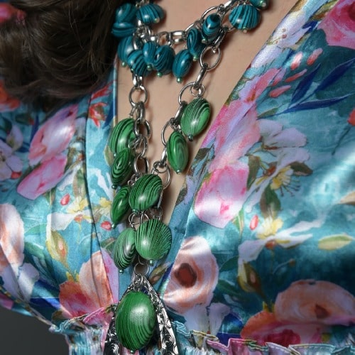 The Benefits of Crystal Necklaces