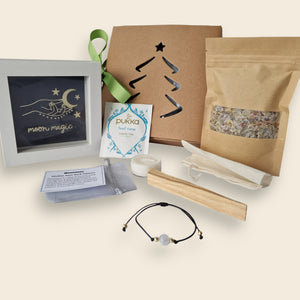 Moon Magic | Moonstone
Tea: Pukka Feel New
Botanicals: Rose petals, Jasmine buds
Framed message: “Moon Magic”