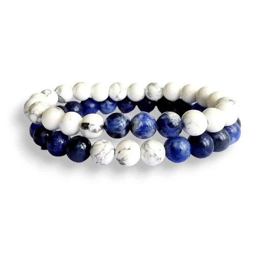Howlite and Sodalite bracelet set in white and blue natural stone